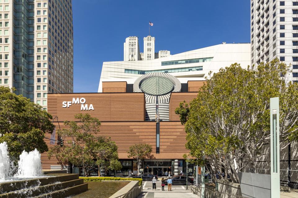 exterior shot SFMOMA